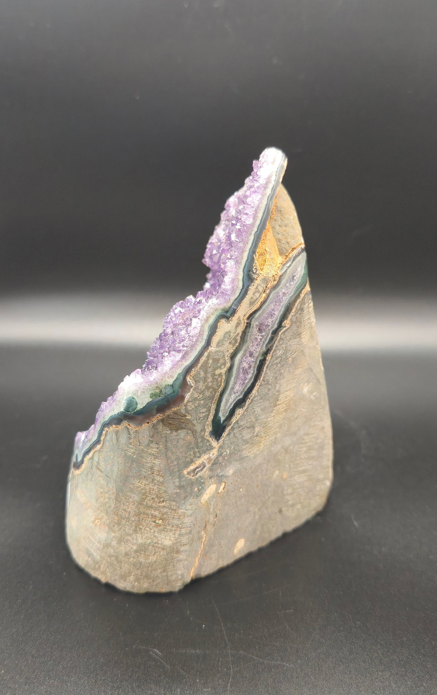 Amethyst cut base freeform