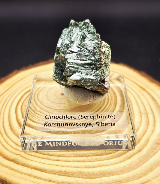 Clinichlore (Serephanite) specimen